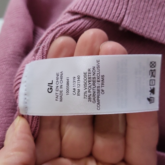 Dynamite Chandail Puff Sleeve Vneck Sweater in Size Large (NWT) - Picture 4 of 4